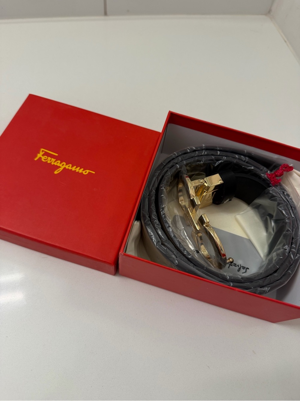 Salvatore Ferragamo Gancini Reversible Belt Black Leather Gold Buckle Size 34-37 - Picture 3 of 12